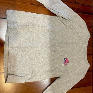 Grey long sleeve vineyard vines shirt with white letters.